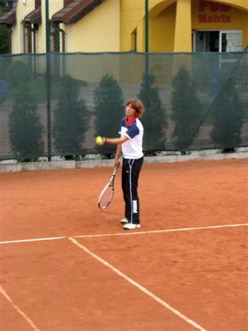 gra w tenisa - Bierun 2010 - kort klubowy - zdjecie_003