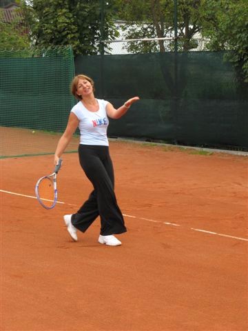 gra w tenisa - Bierun 2010 - kort klubowy - zdjecie_007